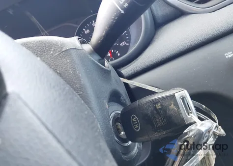 2017 Kia Sportage Lx z USA, uszkodzony, nr VIN KNDPMCAC7H7035621